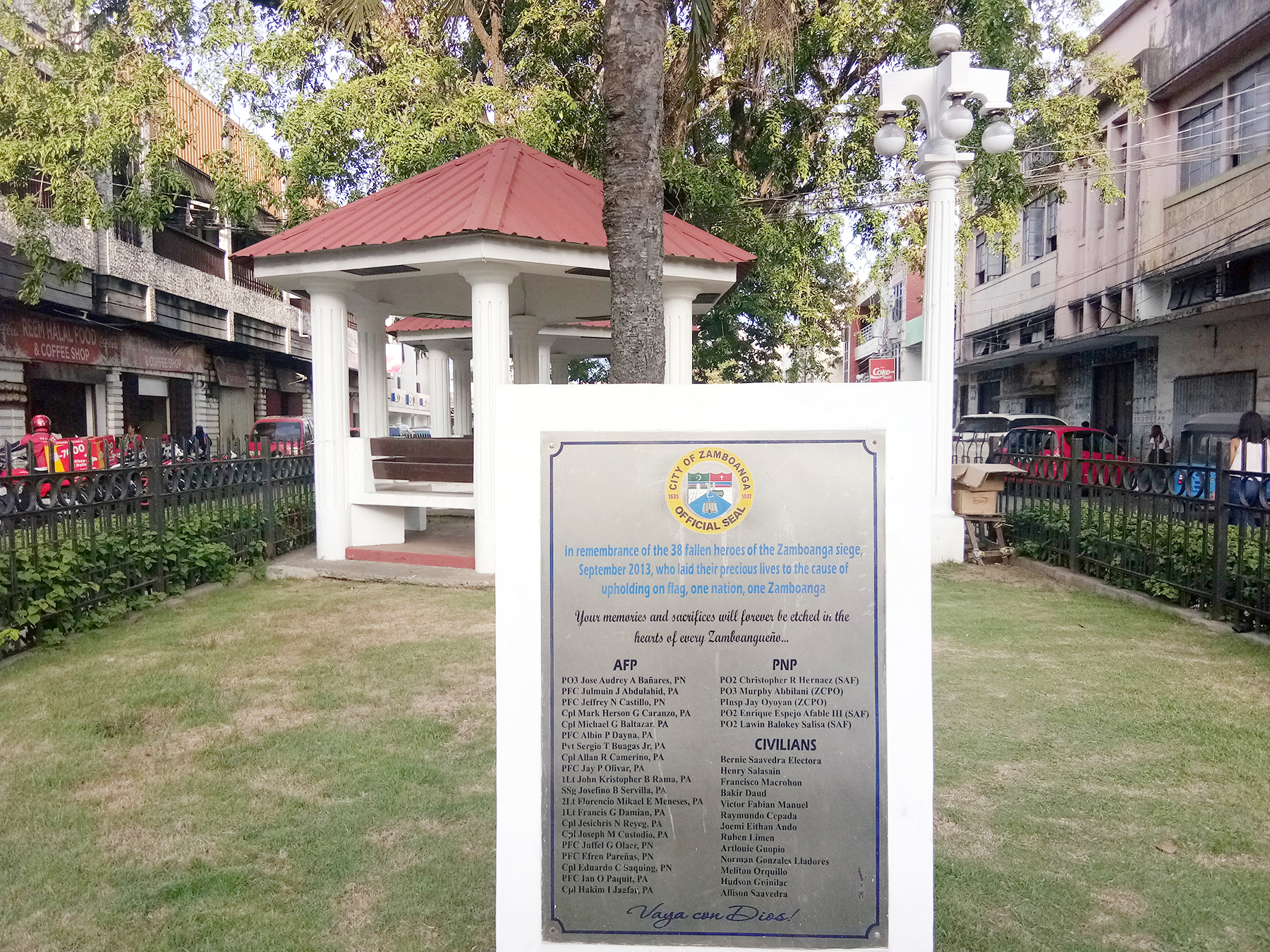 Heroes Monument Zamboanga.jpg