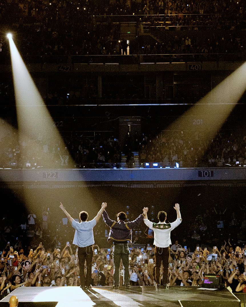 Jonas Brothers.jpg