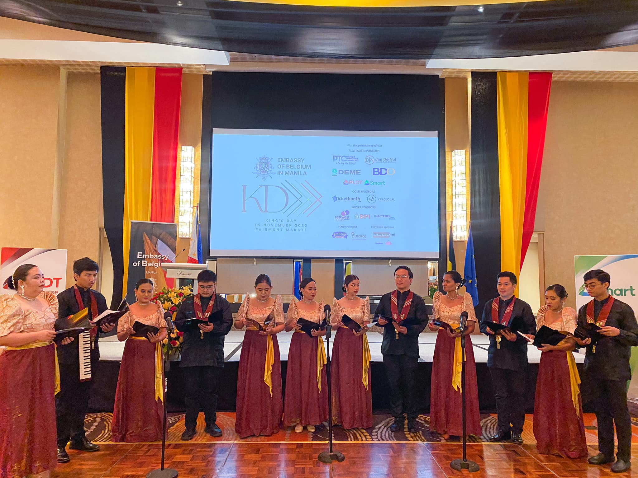 Kammerchor Manila singing La BrabanÃ§onne, Belgian National Anthem.jpg