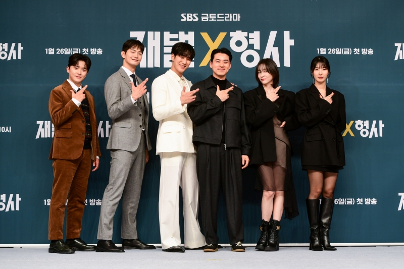 Kang Sangjun, Kim Shinbi, Ahn Bohyun, Park Jihyun, Kim Jaehong (2).jpg