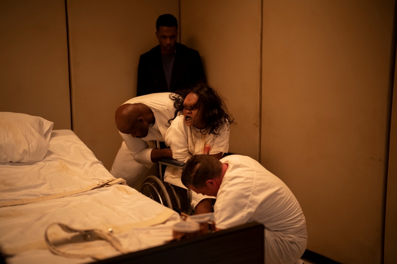 Leslie Odom Jr & Lidya Jewett in THE EXORCIST BELIEVER.jpg