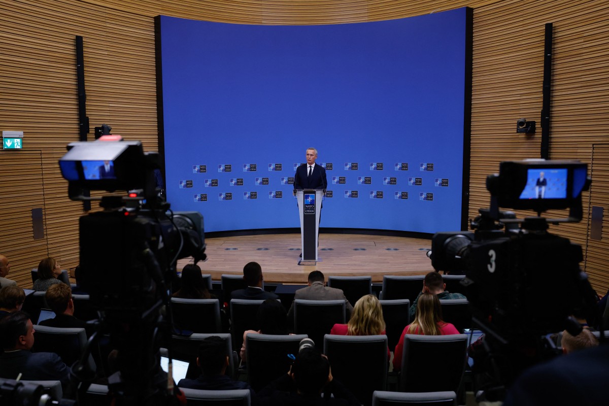 NATO allies vow to stay firm on arm.jpg