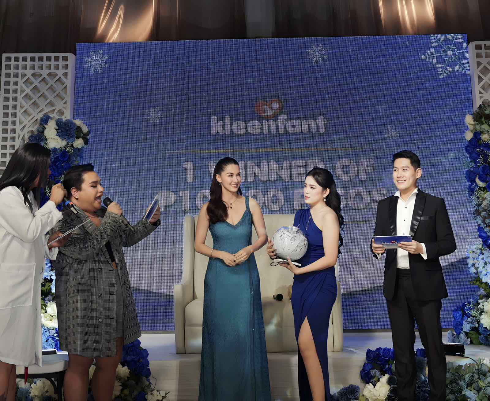 Raffle Draw with Marian Rivera.jpg