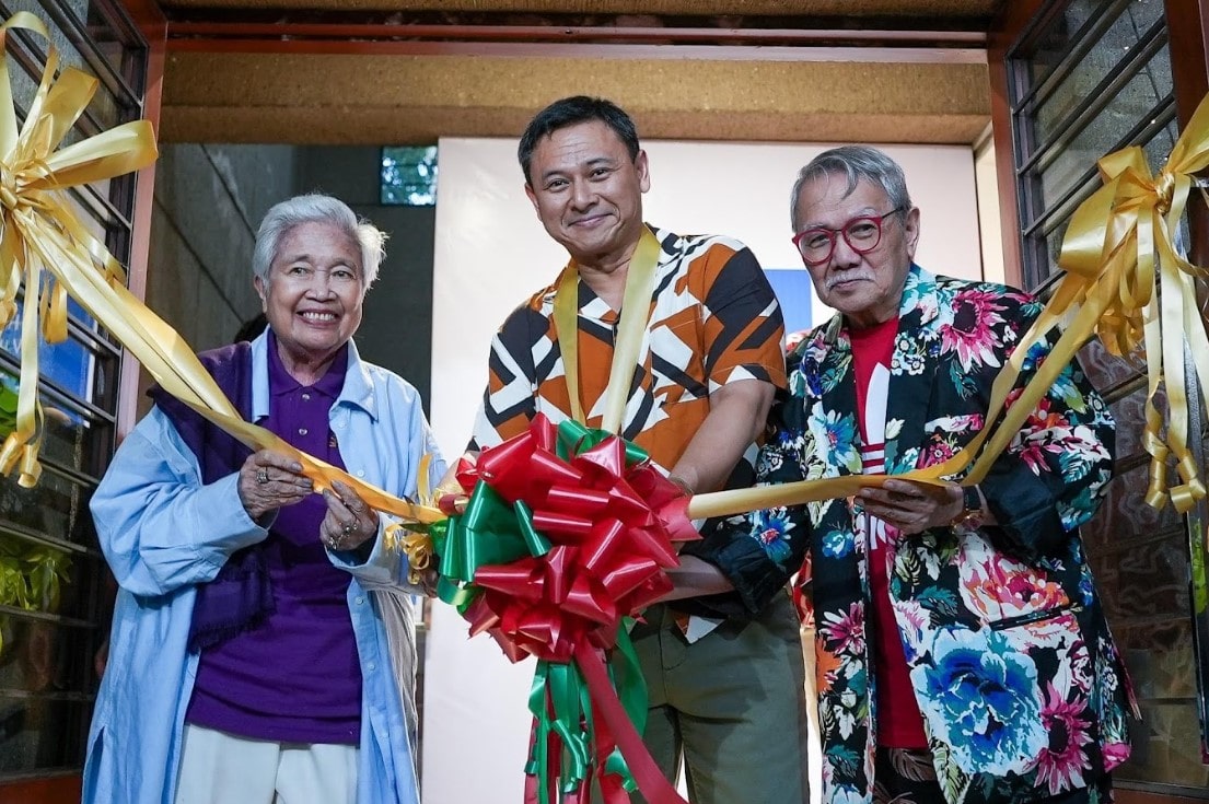 Ribbon cutting-min.jpg