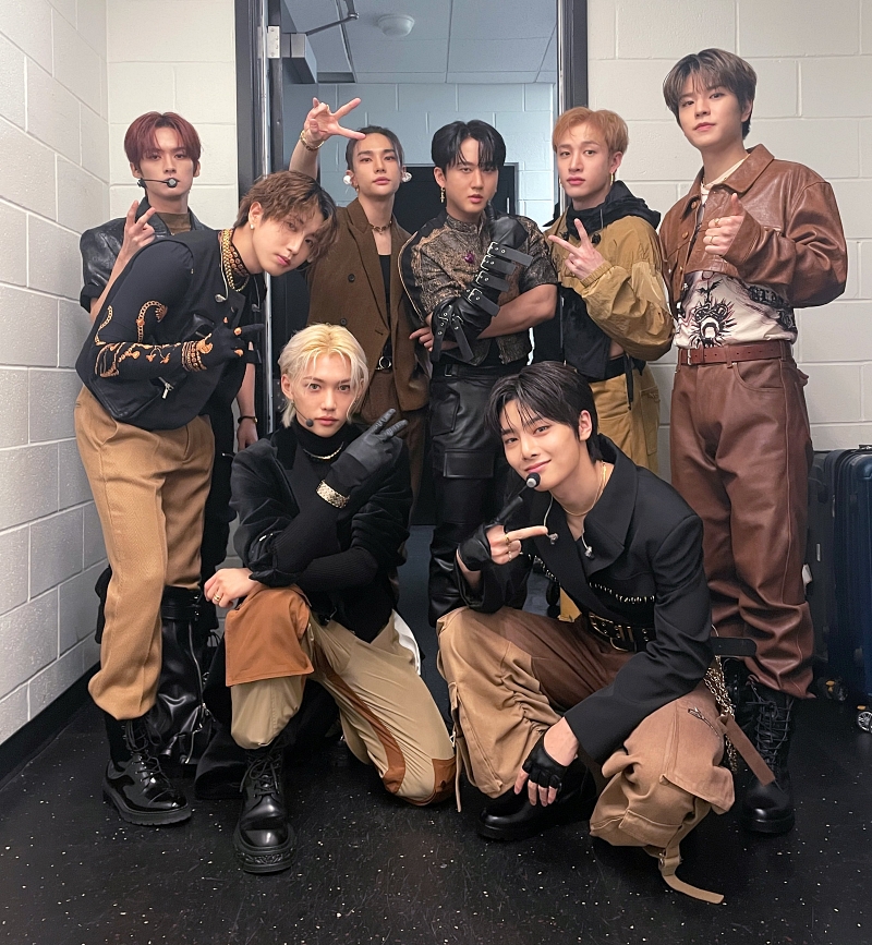 StrayKids1.jpeg