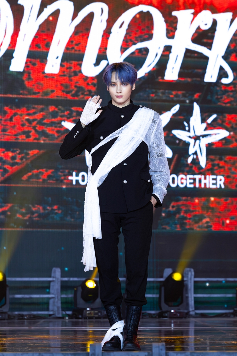 휴닝카이 TXT minisode 3 TOMORROW MEDIA SHOWCASE (1).jpg