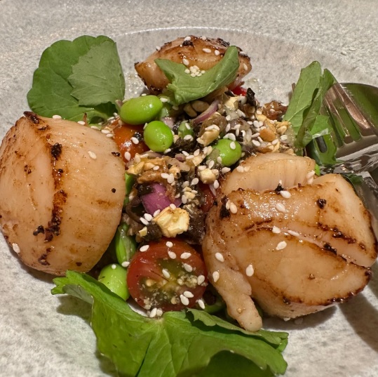 The Hokkaido Scallop Salad at Inka, Central Embassy, Bangkok.jpg