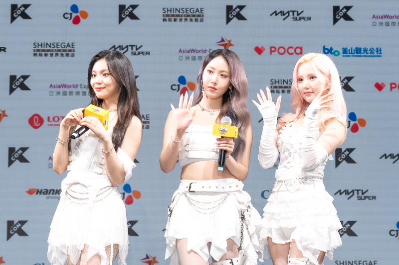 비비지(VIVIZ) (1).jpg