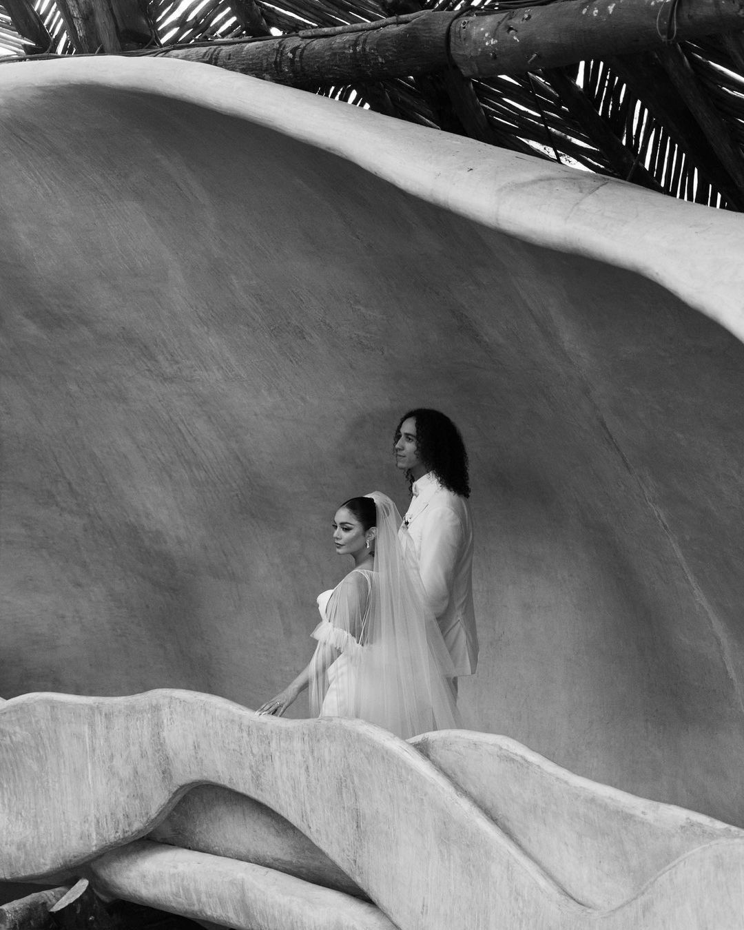 Vanessa Hudgens and Cole Tucker 2(Vogue).jpg