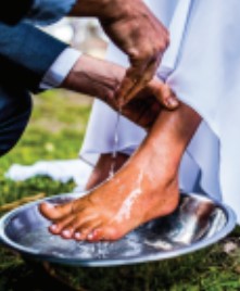 Washing feet.jpg
