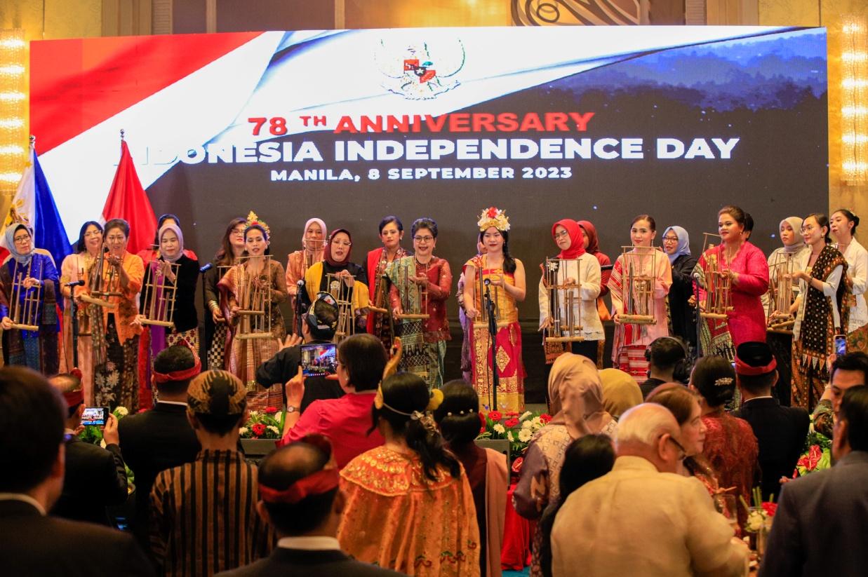 angklung performance.jpg