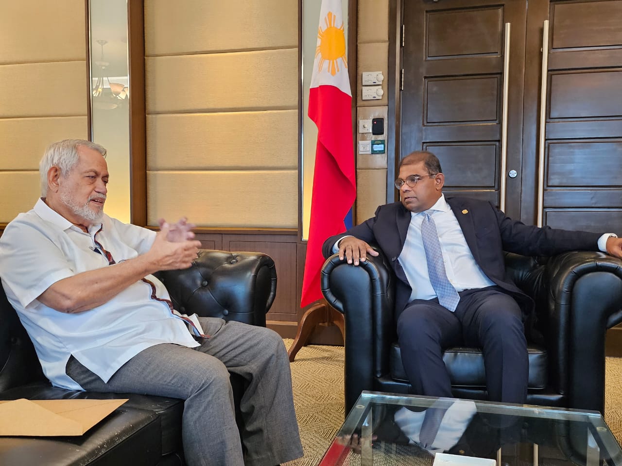 diplomatic dialgoue2.jpg