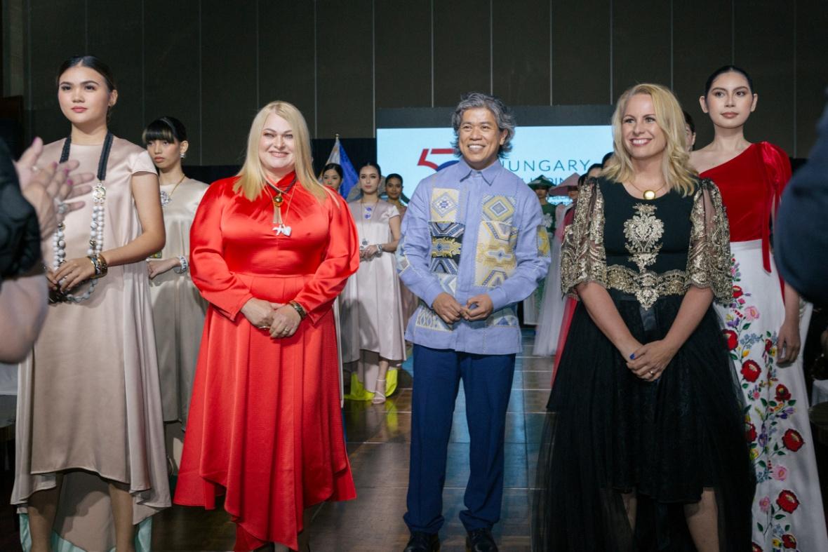 fashion show-hungary.jpg