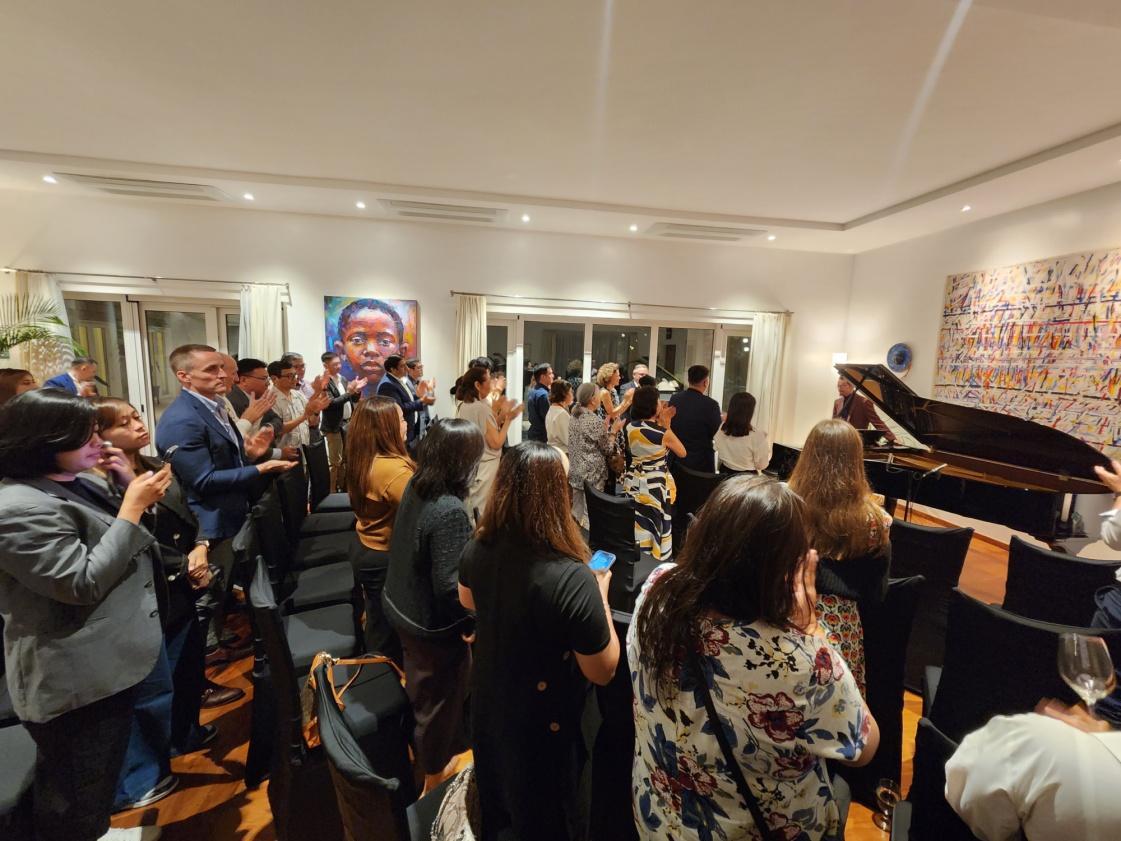 standing ovation.jpg