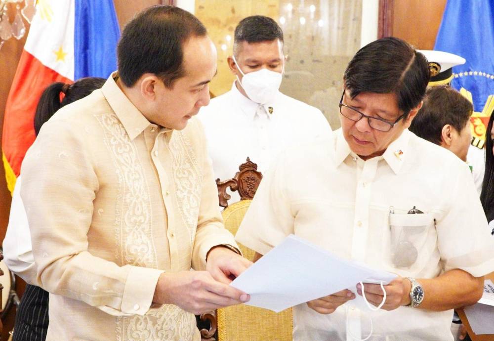 Vic Rodriguez 'no longer part' of Marcos cabinet, says ES Bersamin