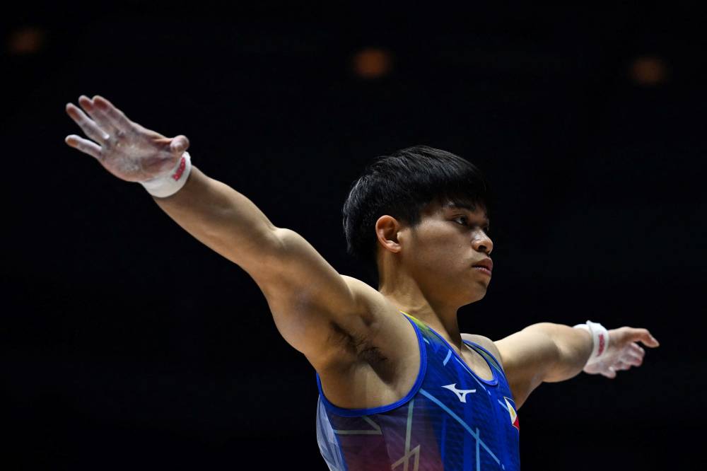 Carlos Yulo finishes silver in vault at world championships