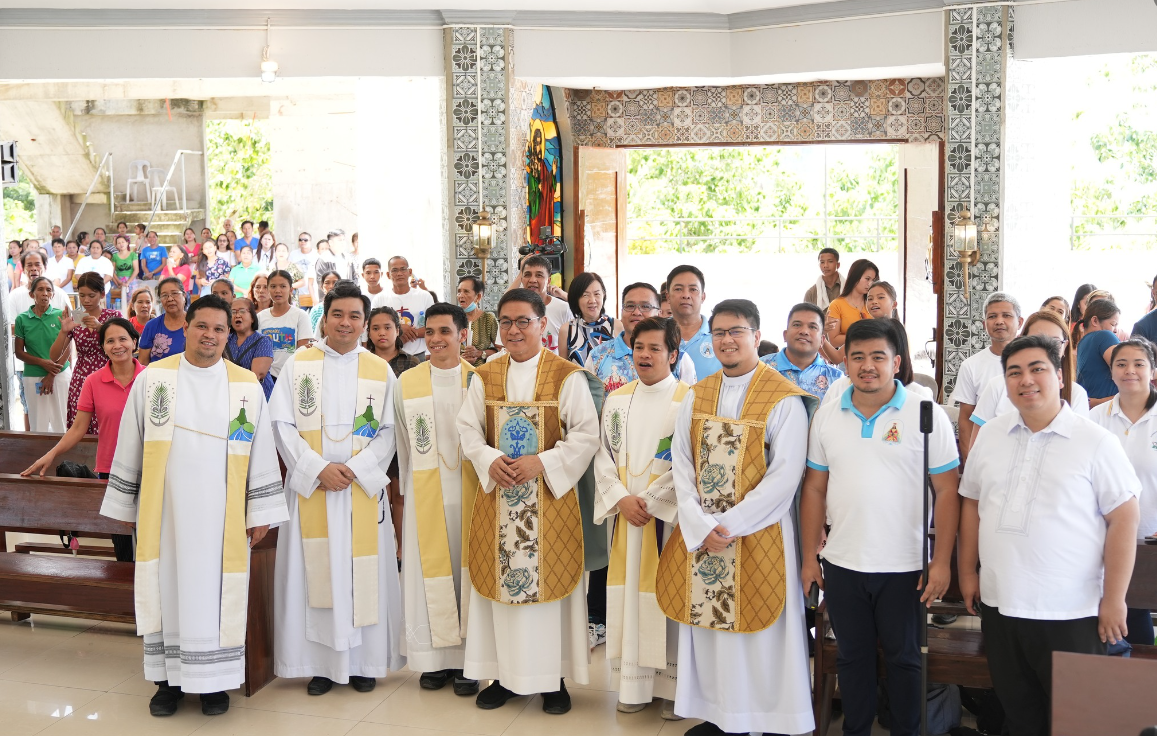 Limasawa Shrine priests.png