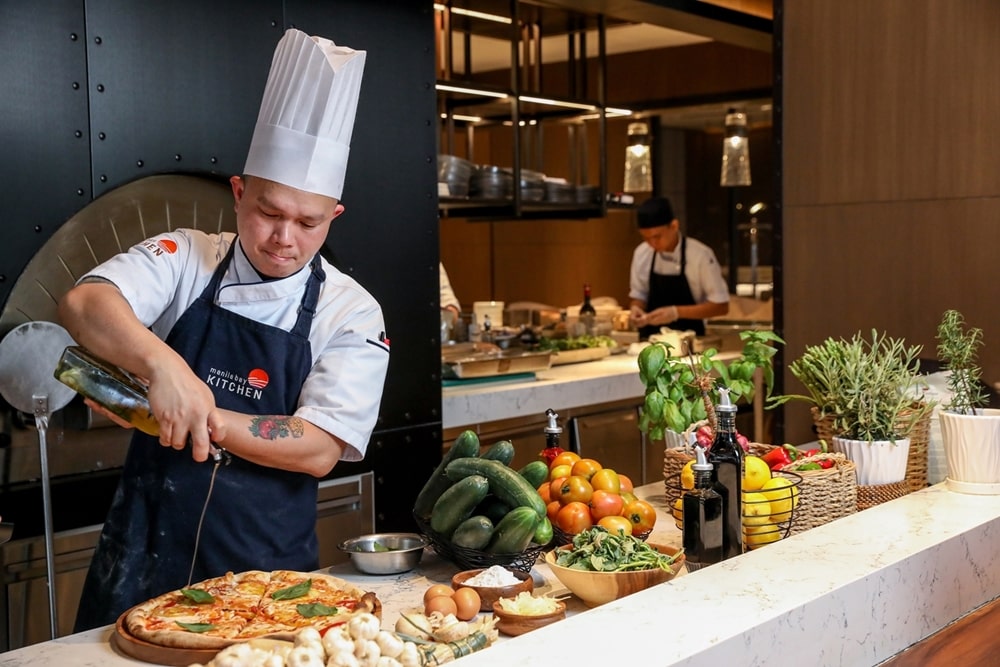 MNLSB_Manila Bay Kitchen_Pizza in Action-min.jpg