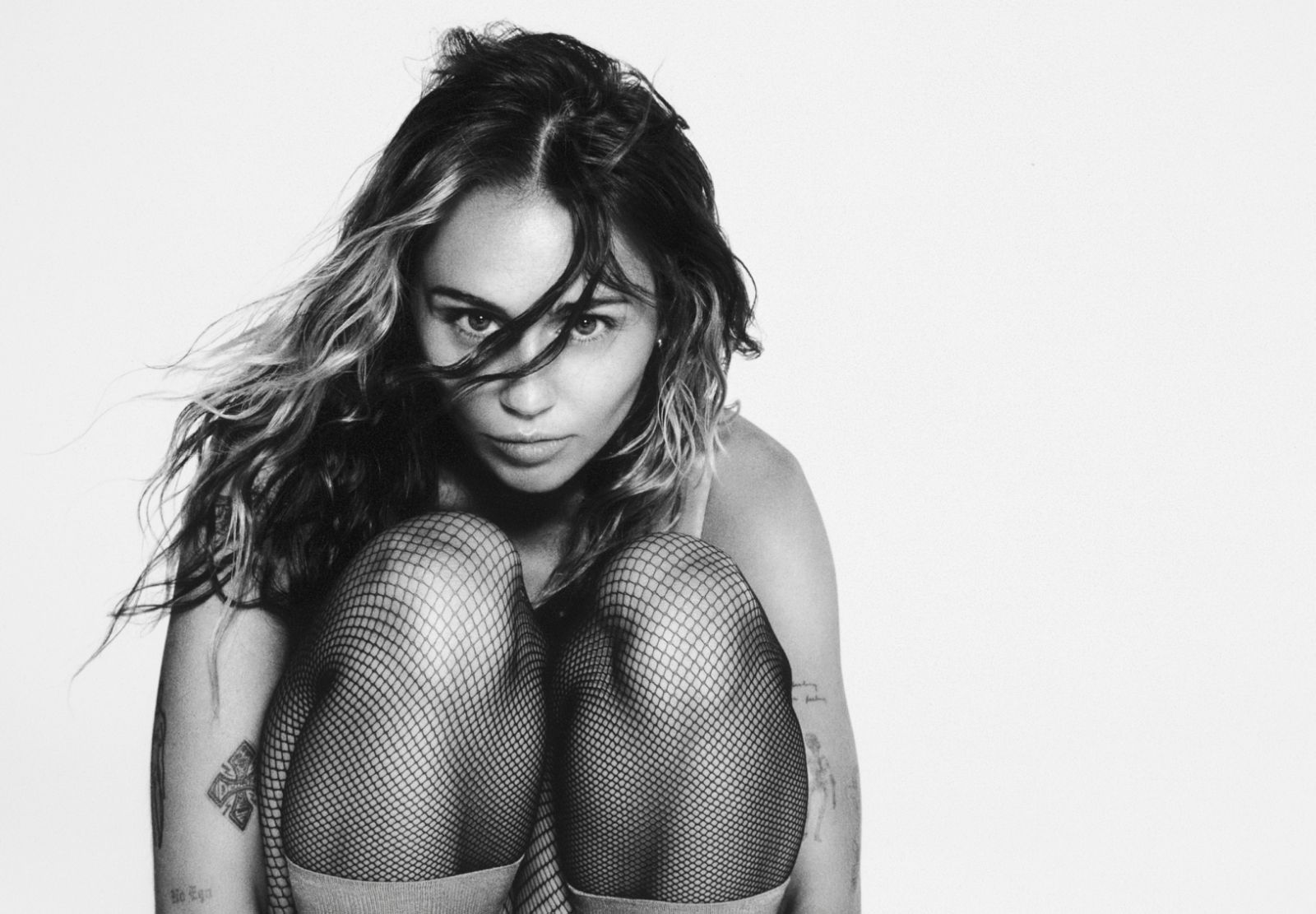 Miley Cyrus official press photo from Sony Music Ent PH.jpg