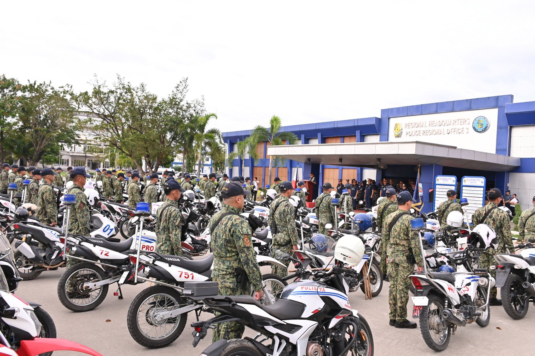 motorcycle cops.jpeg