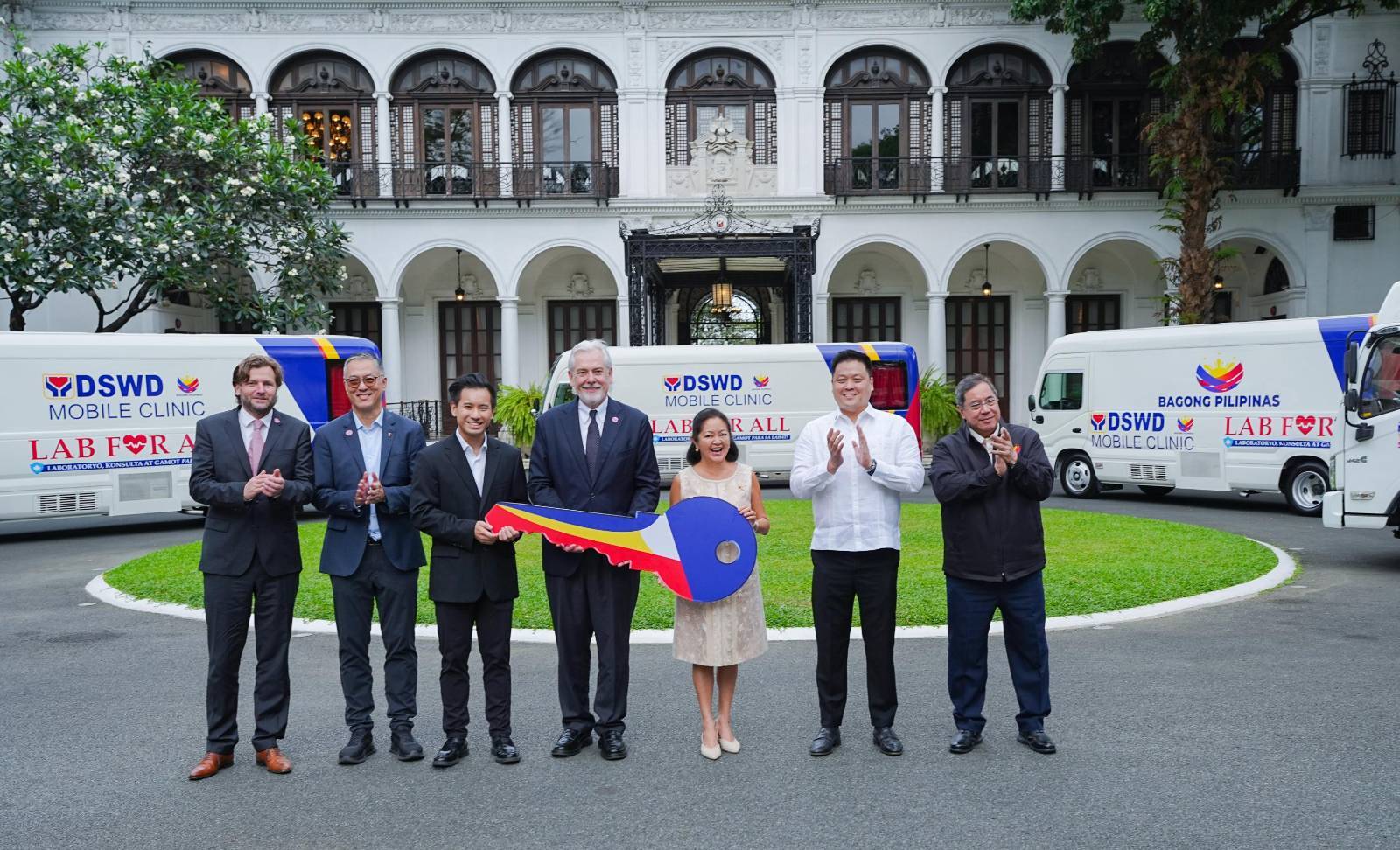 tobacco executives Ted Herbosa.jpg