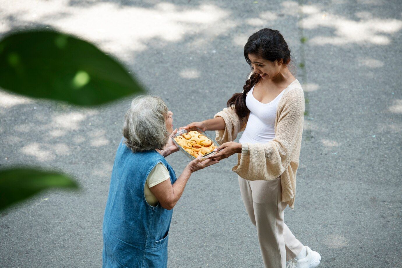woman-offering-food-neighbor_23-2149447164.jpg